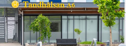 View of the building at Tandhälsan A6 Jönköping from the street